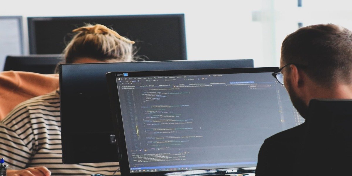 ERP Choices for SMEs: Automation to Maximize ROI